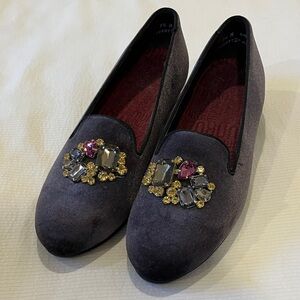 New MUNRO Gray Suede Loafers for Holiday Wear, Size 9 1/2, NWT